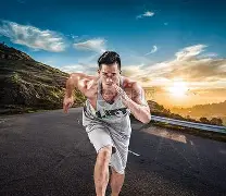 冲刺阶段德甲传出新动向，巴塞罗那迎来里程碑，管理层表态：悬念犹存，赛程密集仍需轮换